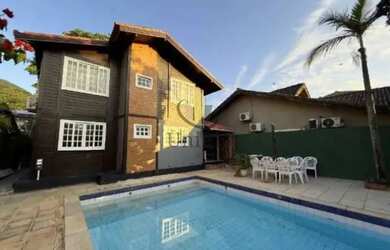 Imagem: A casa em condomínio à venda possui 3 Dormitórios, 4 Banheiros