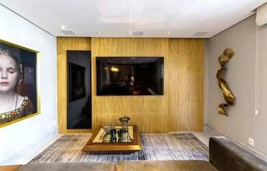 Imagem: O apartamento possui 4 Dormitórios, 2 Banheiros, 3 Vagas na