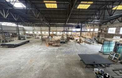 Imagem: O depósito possui 2100m² de Área e está localizado em Vila