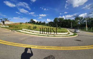 Imagem: O terreno possui 332m² de Área, Imóvel novo e está localizado