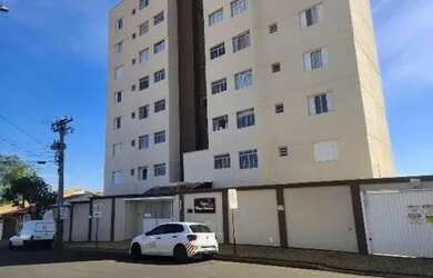 Imagem: O apartamento possui 1 Dormitório, 1 Banheiro, 1 Vaga na garagem