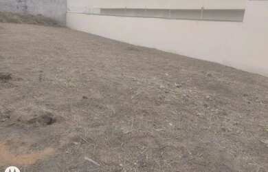 Imagem: O terreno possui 250m² de Área e está localizado em Loteamento