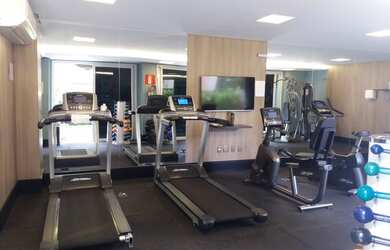 Imagem: O apartamento possui 1 Dormitório, 2 Banheiros, 2 Vagas na