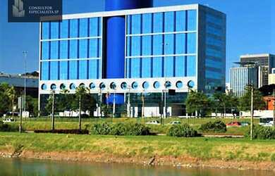 Imagem: O depósito possui 5 Vagas na garagem, 1.350m² de Área e