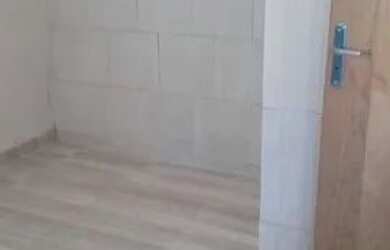 Imagem: A casa possui 2 Dormitórios, 1 Banheiro e 1 Vaga na garagem