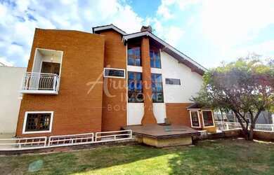 Imagem: A casa em condomínio possui 3 Dormitórios, 4 Banheiros, 5