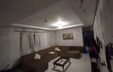 Imagem: A casa possui 2 Dormitórios, 2 Banheiros, 1 Vaga na garagem