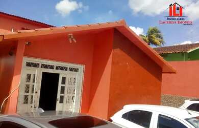 Imagem: A casa possui 5 Dormitórios, 2 Banheiros, 5 Vagas na garagem