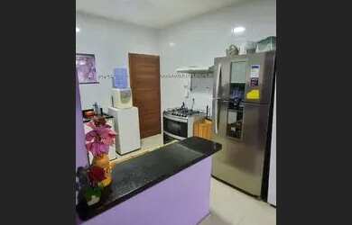 Imagem: A casa possui 3 Dormitórios, 2 Banheiros, 2 Vagas na garagem