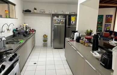 Imagem 4: Aluguel Residencial. 280m² de Área, 4 Vagas na garageme4 Dormitórios