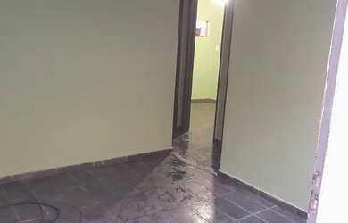 Imagem: A casa possui 2 Dormitórios e está localizado em Santa Cruz