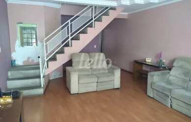 Imagem: A casa possui 3 Dormitórios, 4 Banheiros, 5 Vagas na garagem