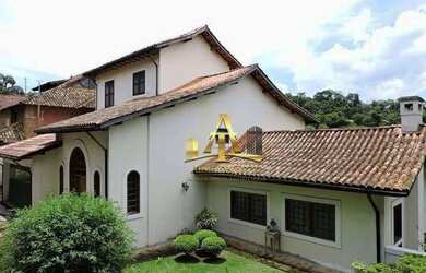 Imagem: A casa em condomínio possui 4 Dormitórios, 5 Banheiros, 4