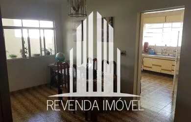 Imagem: A casa possui 4 Dormitórios, 3 Banheiros, 3 Vagas na garagem