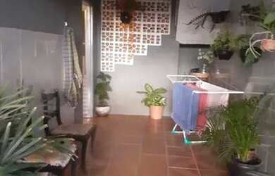 Imagem 2: Vendo Casa. Varanda, 1 Vaga na garageme3 Dormitórios