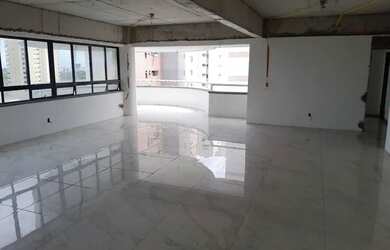 Imagem: O apartamento possui 5 Dormitórios, 5 Banheiros, 3 Vagas na