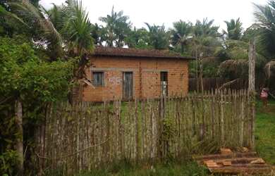 Imagem: A casa possui 1 Dormitório, 1 Banheiro, 2 Vagas na garagem