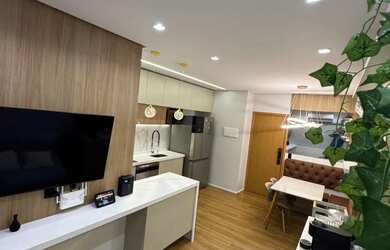 Imagem: O apartamento possui 2 Dormitórios, 1 Banheiro, 1 Vaga na garagem