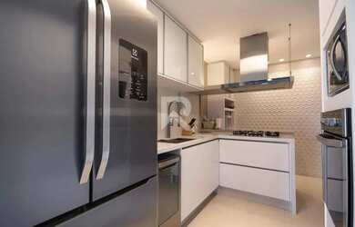 Imagem 10: Apartamento Mobiliado em Cond. Clube com 3 suítes, 3 vagas para aluguel...