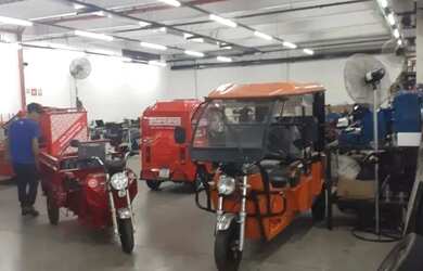 Imagem: O depósito possui 4 Vagas na garagem, 300m² de Área e está