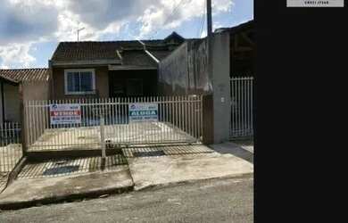 Imagem: A casa possui 3 Dormitórios, 1 Banheiro, 1 Vaga na garagem