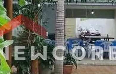 Imagem: A casa possui 4 Dormitórios, 4 Banheiros, 5 Vagas na garagem