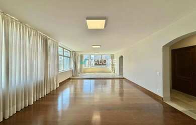 Imagem: O apartamento possui 4 Dormitórios, 5 Banheiros, 3 Vagas na