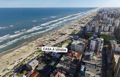 Imagem 2: VENDO CASA NA BEIRA MAR DE CAPÃO DA CANOA COM 03 DORMITÓRIOS SENDO 02...