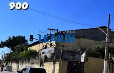 Imagem: O depósito possui 5 Vagas na garagem, 1.800m² de Área e