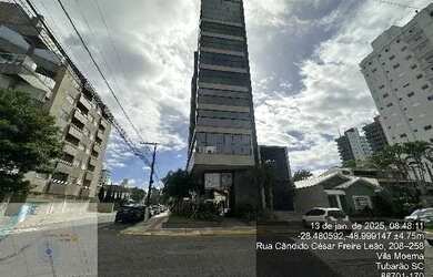 Imagem: O apartamento possui 3 Dormitórios, 1 Banheiro, 3 Vagas na