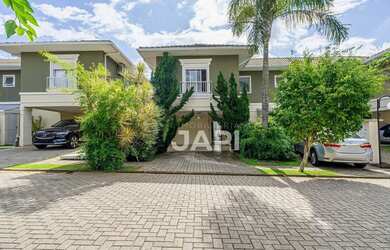 Imagem: A casa em condomínio possui 5 Dormitórios, 5 Banheiros, 5