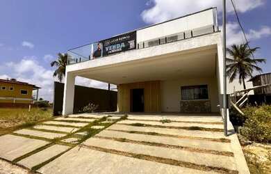 Imagem: A casa possui 4 Dormitórios, 4 Banheiros, 2 Vagas na garagem