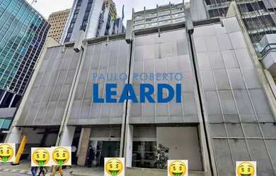 Imagem: O depósito possui 5 Vagas na garagem, 9.865m² de Área e