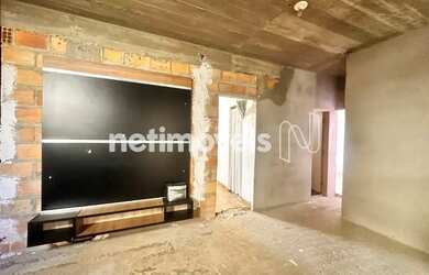 Imagem: A casa possui 2 Dormitórios, 1 Banheiro, 4 Vagas na garagem