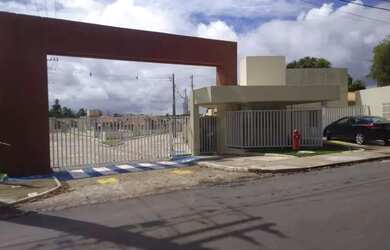 Imagem: A casa em condomínio possui 2 Dormitórios, 2 Banheiros, 1