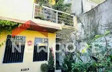 Imagem: A casa possui 2 Dormitórios, 2 Banheiros, 2 Vagas na garagem