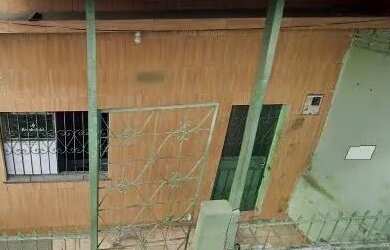 Imagem: A casa possui 3 Dormitórios, 1 Banheiro e está localizado