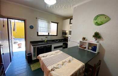 Imagem: A casa em condomínio possui 2 Dormitórios, 2 Banheiros, 1