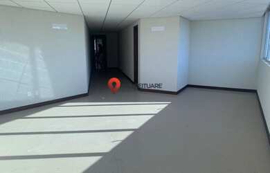 Imagem: O apartamento possui 1 Dormitório, 1 Banheiro, 1 Vaga na garagem