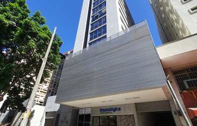 Imagem: O depósito possui 1 Vaga na garagem e 163m² de Área e está