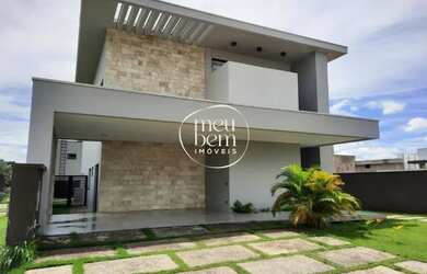 Imagem: A casa possui 4 Dormitórios, 5 Banheiros, 388m² de Área e