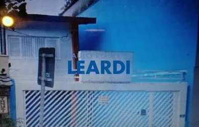 Imagem: A casa possui 5 Dormitórios, 3 Banheiros, 2 Vagas na garagem