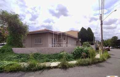 Imagem: O depósito possui 3 Vagas na garagem, 228m² de Área e está