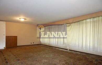 Imagem: A casa possui 5 Dormitórios, 5 Banheiros, 5 Vagas na garagem