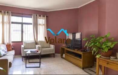 Imagem: A casa possui 3 Dormitórios, 3 Banheiros, 4 Vagas na garagem