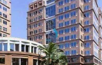 Imagem: O depósito possui 5 Vagas na garagem, 935m² de Área e está