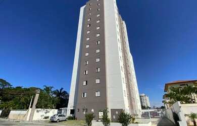 Imagem: O apartamento possui 3 Dormitórios, 1 Banheiro, 2 Vagas na