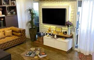 Imagem: A casa em condomínio possui 4 Dormitórios, 4 Banheiros, 420m²