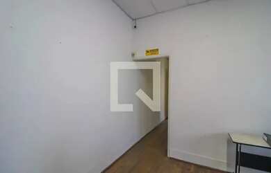 Imagem: A casa possui 2 Dormitórios, 1 Banheiro, 5 Vagas na garagem