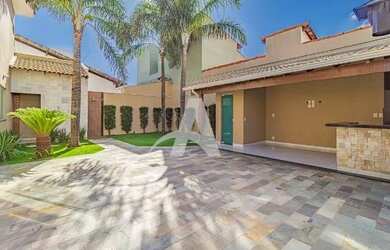 Imagem: A casa possui 4 Dormitórios, 2 Banheiros, 2 Vagas na garagem